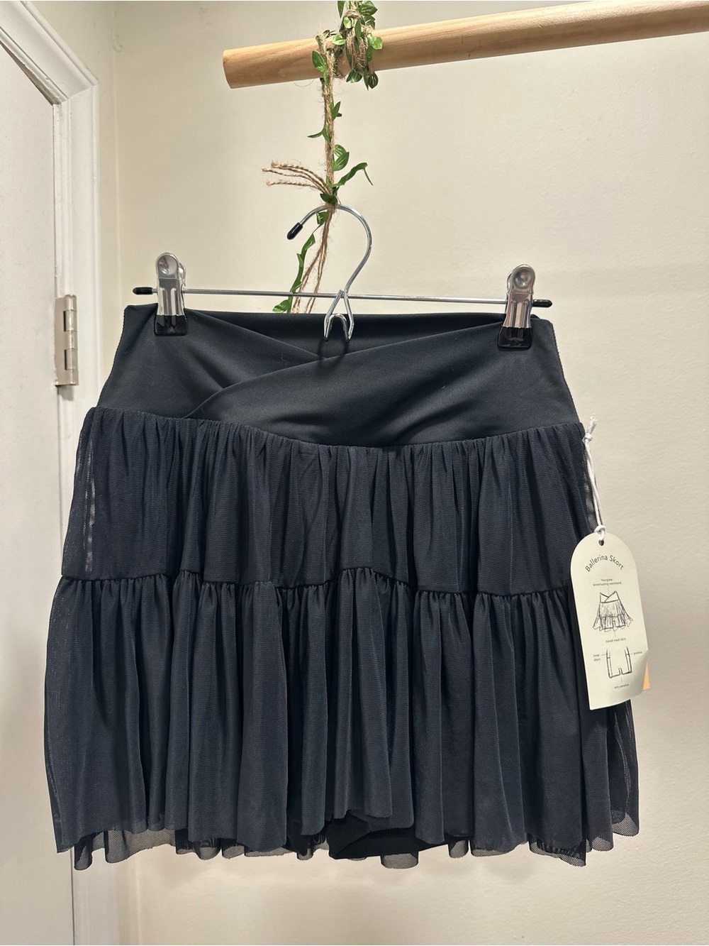 W S | Blogilates Ballerina Skort Black Tiered Mesh Tennis Skirt Crossover Waist